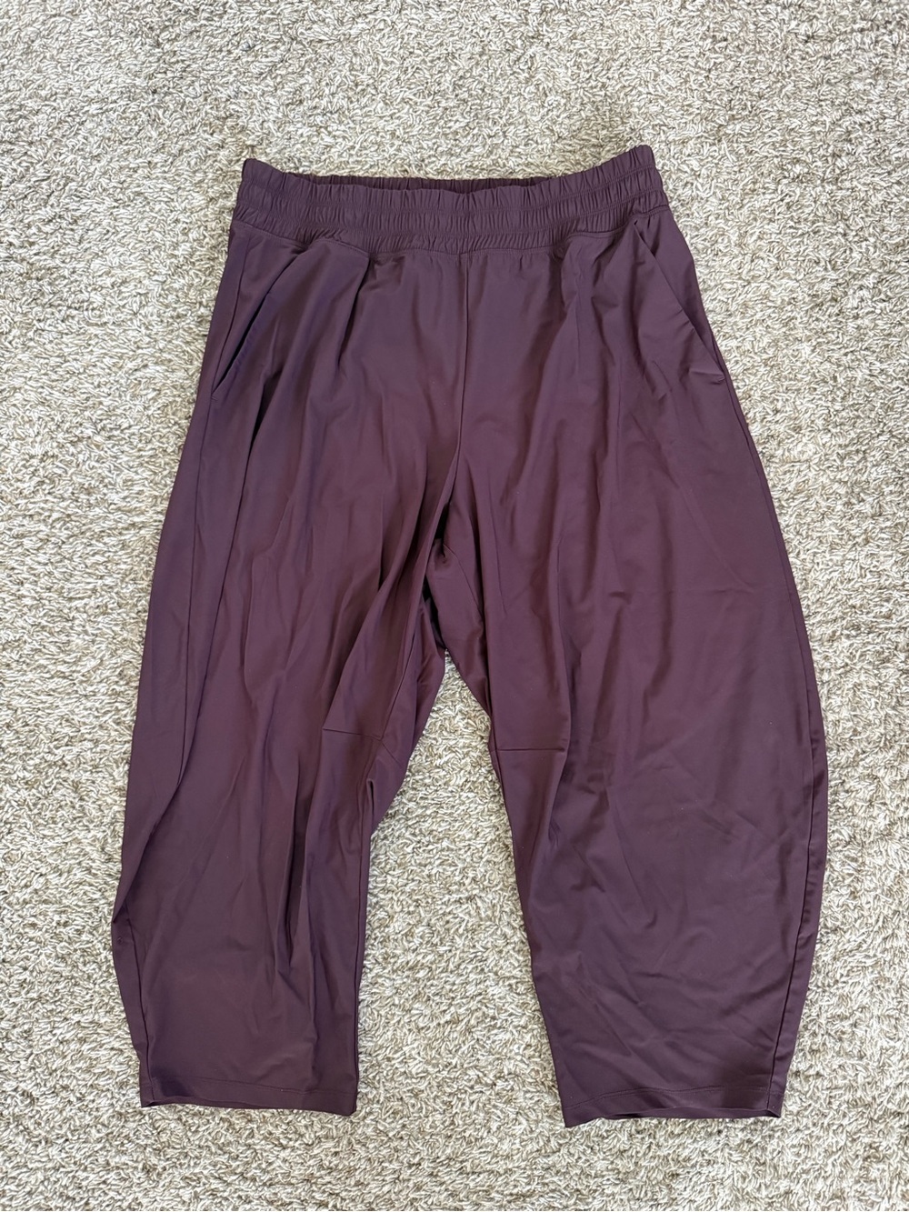 Old Navy Sleektech Barrel Leg Pant - Picture 2 of 8